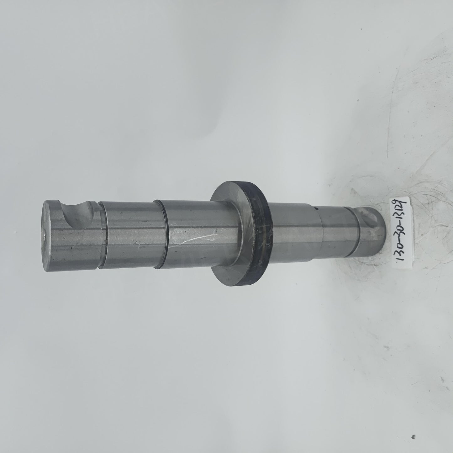 1303013129 Komatsu SHAFT, IDLER