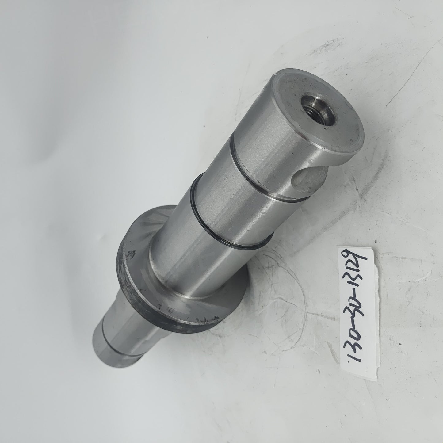 1303013129 Komatsu SHAFT, IDLER
