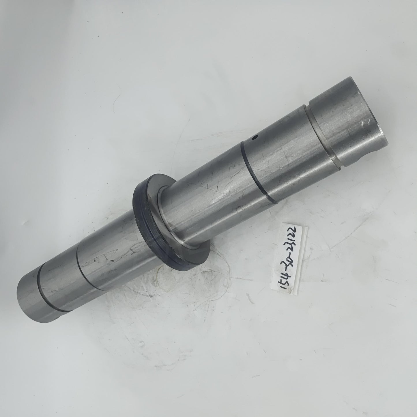 1543023122 Komatsu SHAFT, IDLER
