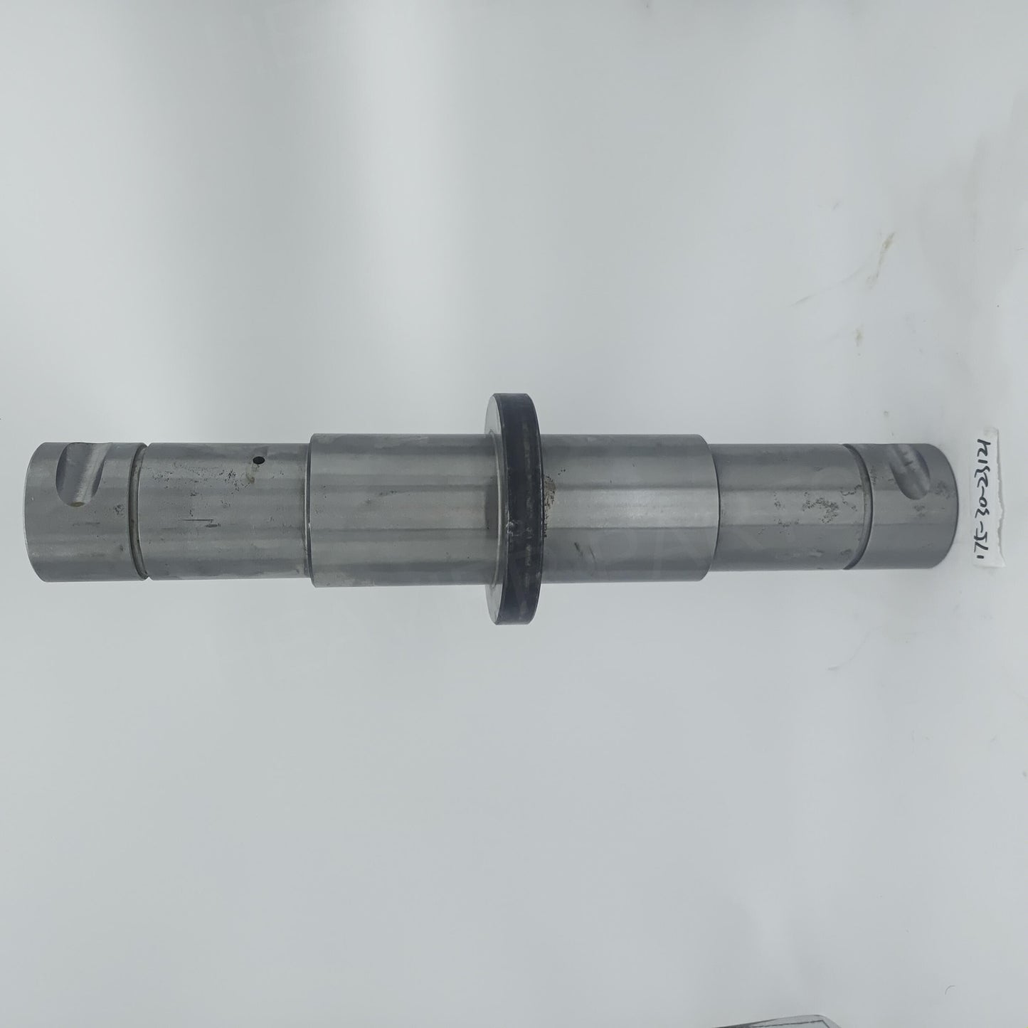 1753023121 Komatsu SHAFT, IDLER