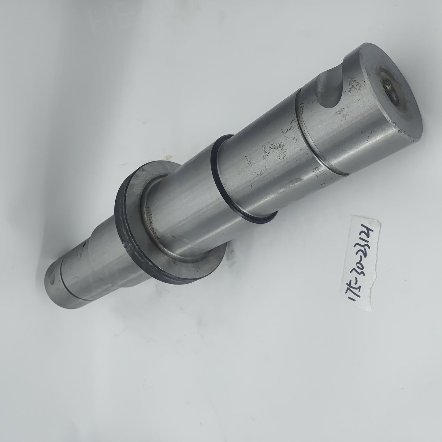 1753023121 Komatsu SHAFT, IDLER