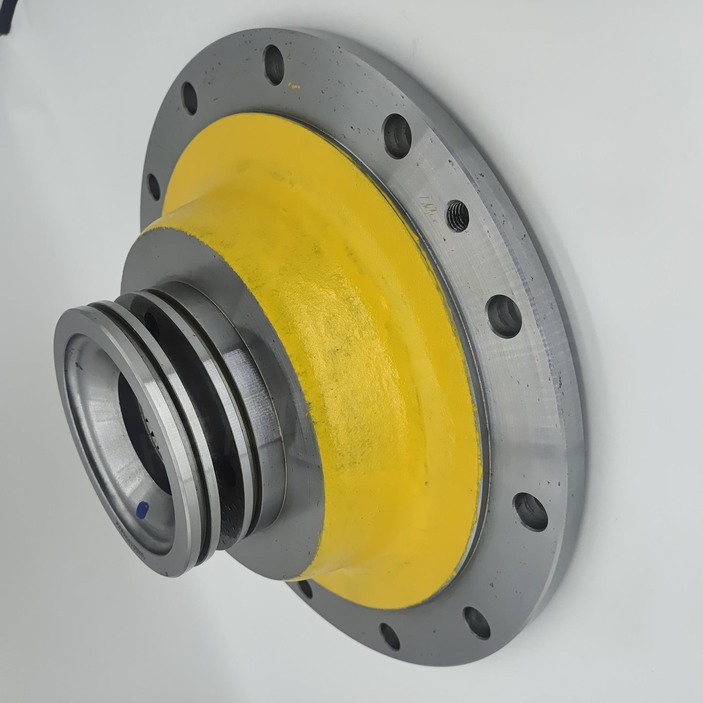 5M2026 Caterpillar HUB