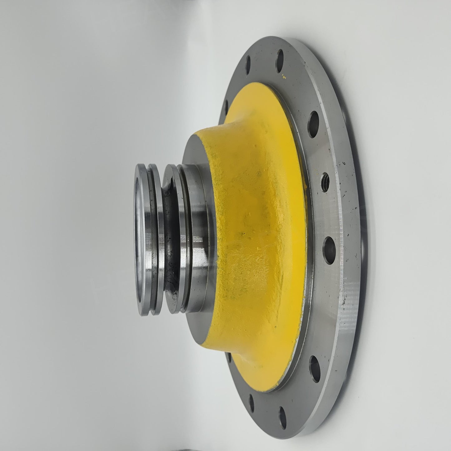 5M2026 Caterpillar HUB